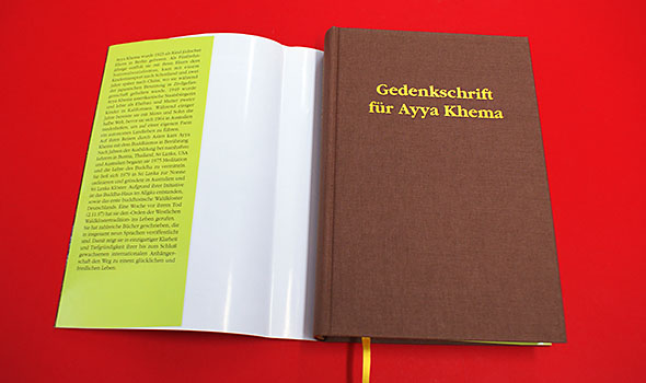 BRO_HC_A5_Hardcoverbuch_Leinendeckel_und_Schutzumschlag_farbig_Titelpraegung_04920.jpg
